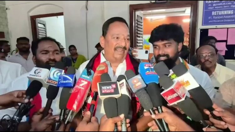 தமக்கு வழங்கிய சீட்டை தந்தைக்கு மடைமாற்றினாரா வினோத் காந்தி! அமைச்சரை பதறவிட்ட சம்பவம்!