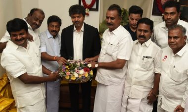 உடைந்தது அதிமுக!தமிழக வெற்றி கழகத்திற்கு ஆதரவு! சிவி சண்முகம்  குரூப்பைநேரில் சந்தித்த ஜோசப் விஜய்!