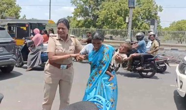 . “வாங்காத கடனை ஏன் செலுத்த வேண்டும்?”  வங்கி முன்பு 2 குழந்தைகளுடன் தாய் தீக்குளிக்க முயற்சி – போலீசார் தடுத்து நிறுத்தினர்!