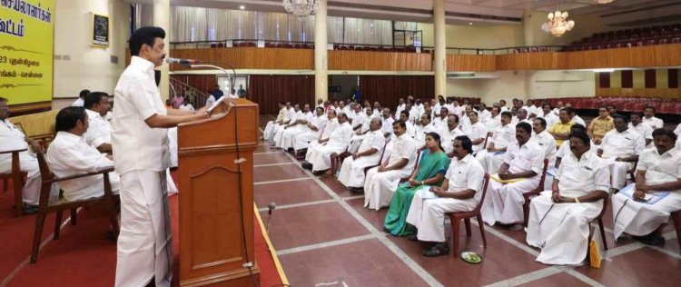 தி.மு.க.வில் 110 மாவட்டங்கள் – முப்பெரும் விழாவில் புதிய பொறுப்பாளர்கள் அறிமுகம்!கட்சியை மேலும் வலுப்படுத்த மு.க.ஸ்டாலின் புதிய திட்டம்!