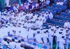 அடங்காத திமுகவினர் சபாநாயகரை முற்றுகை! —சபையை நடத்தவிடாமல் அமளி... கூண்டோடு வெளியேற்றம்!