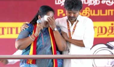 தேம்பித் தேம்பி அழுத த.வெ க.வேட்பாளர் சத்தியபாமா... தோளில் கை போட்டு ஆறுதல் சொன்ன விஜய்!