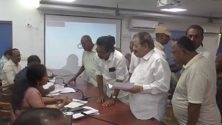 மூடிக்கிடக்கும் அண்ணா கலையரங்கம் மீண்டும் பயன்பாட்டுக்கு வருமா? வாடகை உயர்வை குறைக்கவும் ஆட்சியரிடம் வணிகர் சங்கம் மனு!