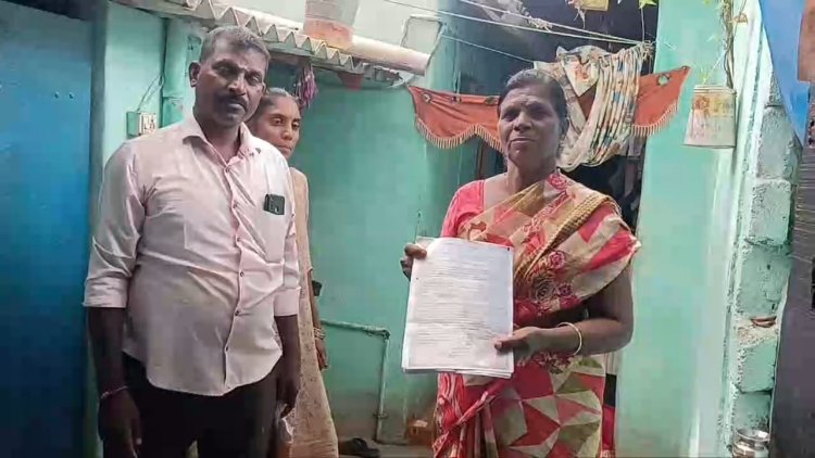 இட்லி விற்கும் மூதாட்டிக்கு ₹91 லட்சம் GST நோட்டீஸ்! மகளின் மருத்துவ செலவுக்காக பணம் எடுக்கச் சென்றபோது வங்கி கணக்கு முடக்கம் – ஆவணங்கள் தவறாக பயன்படுத்தப்பட்டதாக புகார்!