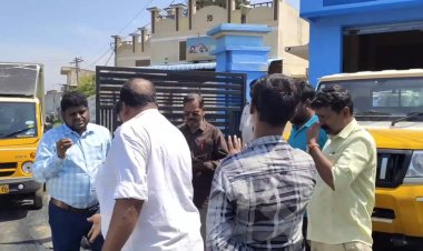 நடுரோட்டில் கொட்டிய ரசாயனம்! நடவடிக்கை எடுக்க வேண்டிய அதிகாரி மீது புகார் — பணியிடைநீக்கம் செய்யக் கோரிக்கை!