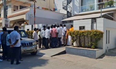 தமிழகம் முழுவதும் திமுக முன்னாள் அமைச்சர், எம்எல்ஏக்கள் தொடர்புடைய 25 இடங்களில் லஞ்ச ஒழிப்புத்துறை சோதனை