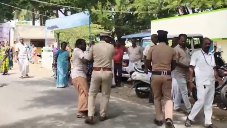 ஆட்சியர் முகாமில் பெட்ரோல் ஊற்றி போராட்ட முயற்சி! பொதுமக்களுக்கு நாற்காலிகள்கூட இல்லாததால் பரபரப்பு