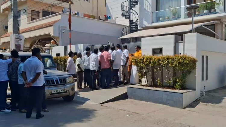 தமிழகம் முழுவதும் திமுக முன்னாள் அமைச்சர், எம்எல்ஏக்கள் தொடர்புடைய 25 இடங்களில் லஞ்ச ஒழிப்புத்துறை சோதனை